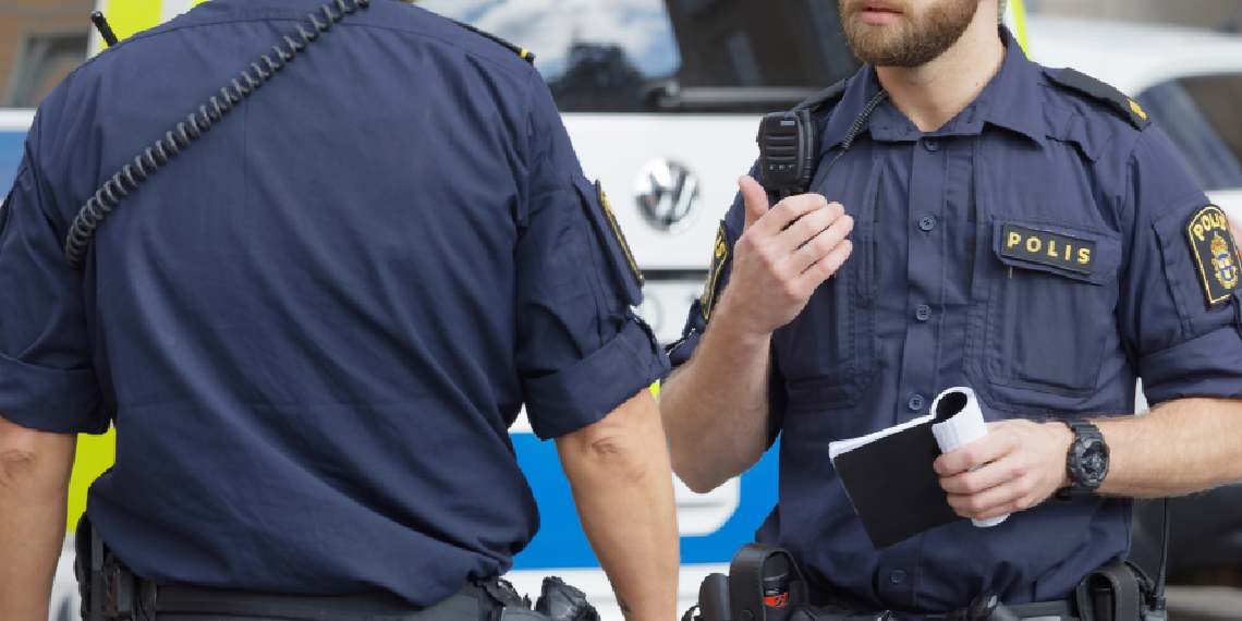 Cop Vpn Mullvad: Police Serve VPN Warrant, Leave Empty-Handed