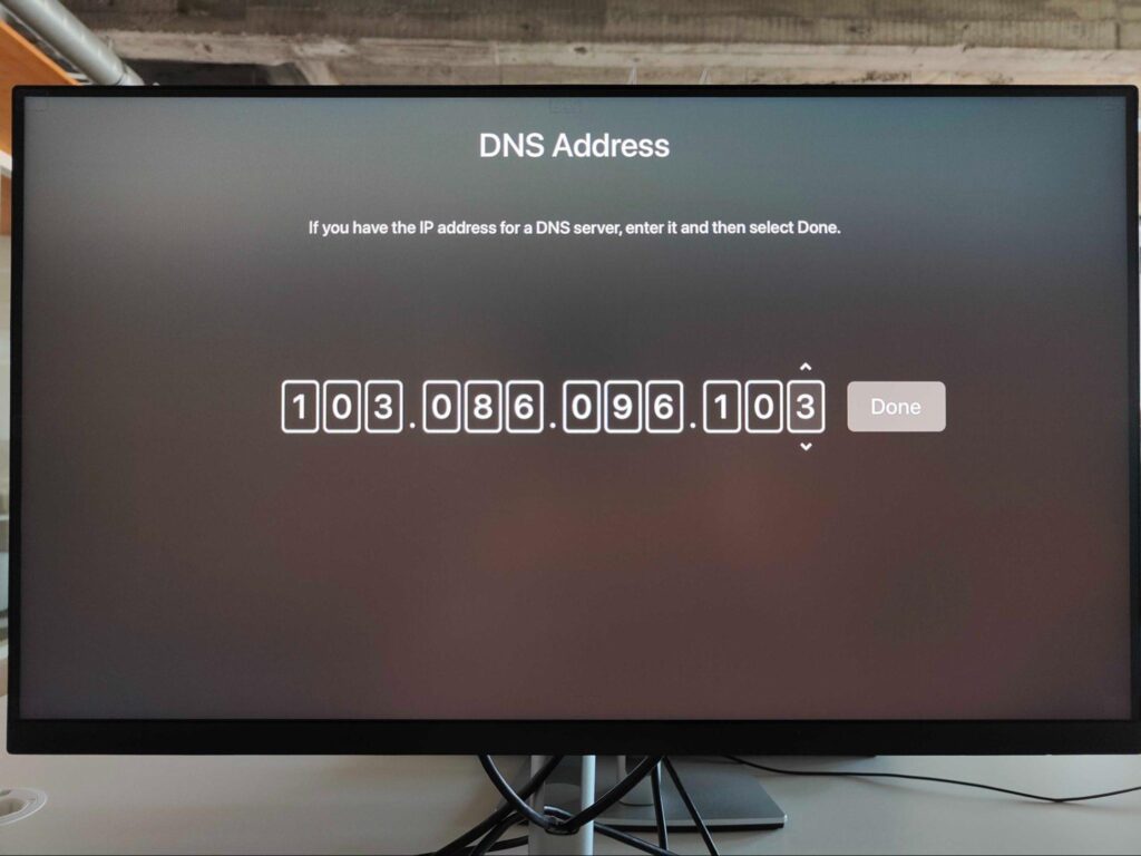 Write Smart DNS server address on Apple TV